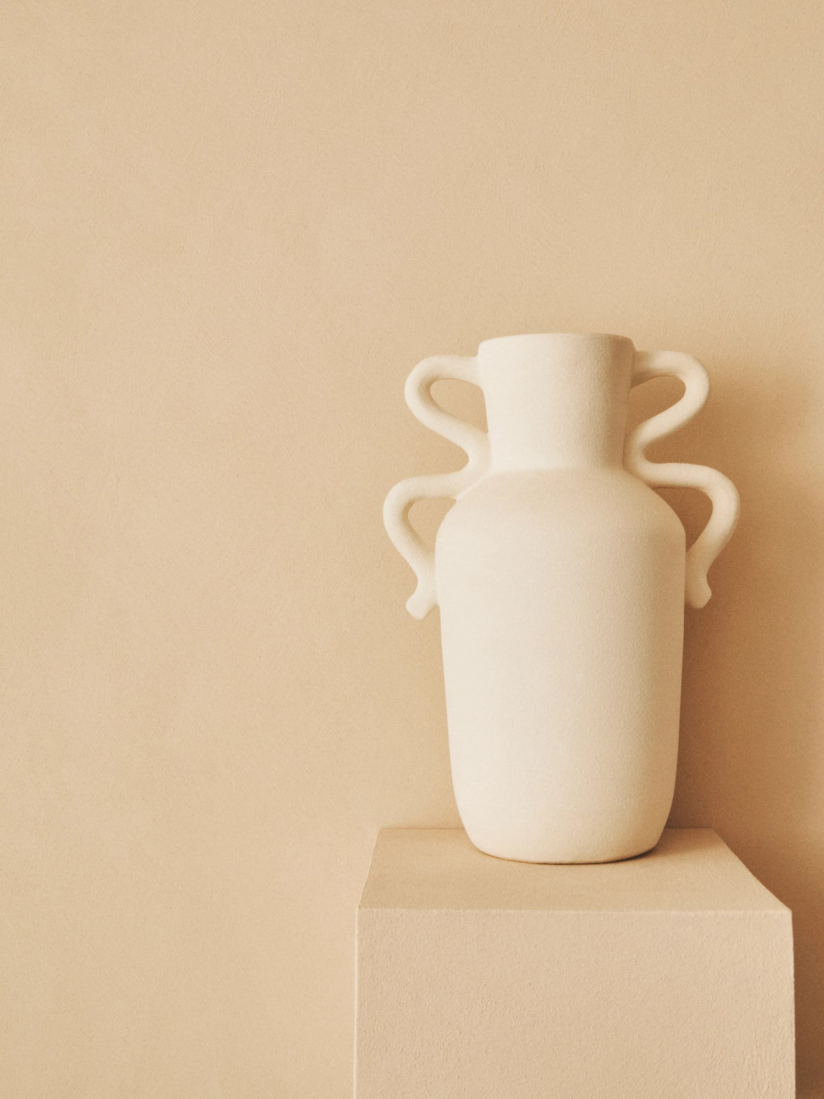 Marorvik White Large Handled Vase image 7