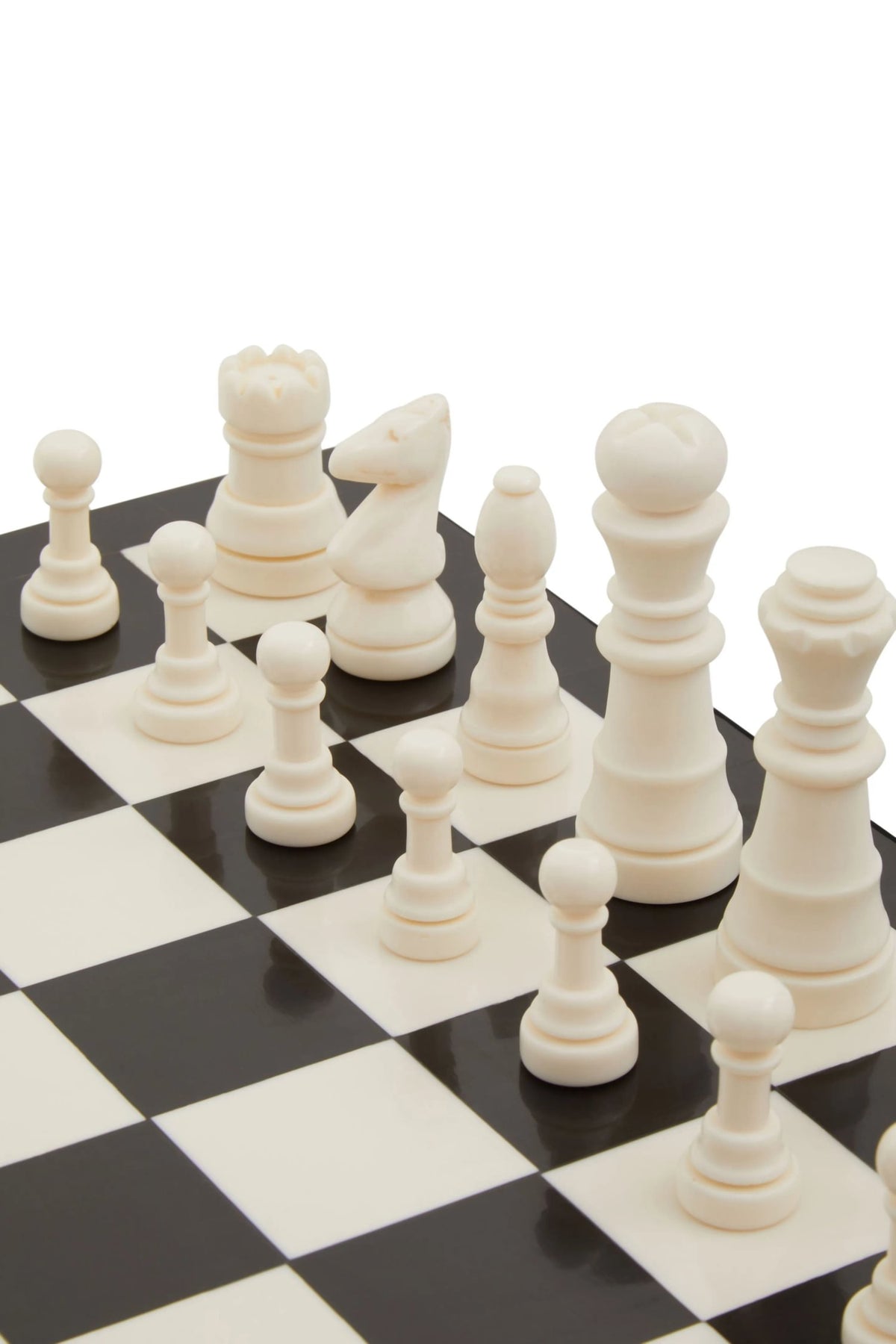 Golvath Black White Chess Set image 7