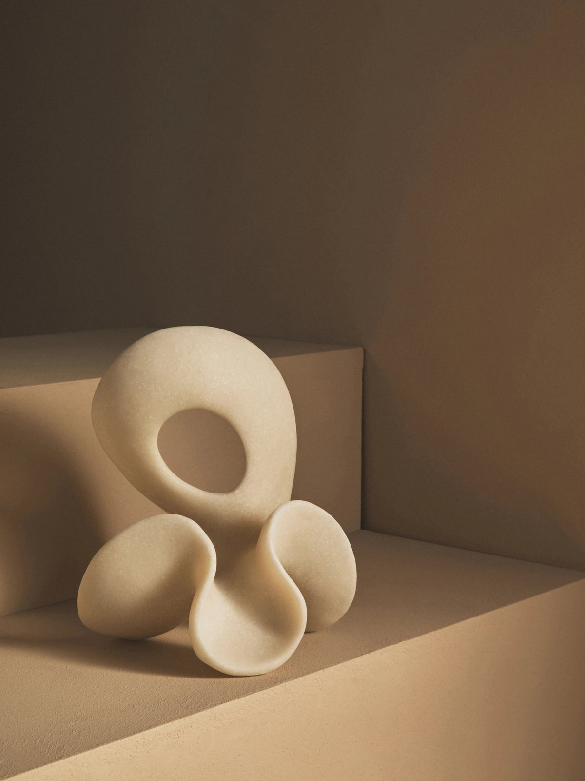 Hampstora White Marble Small Loop Sculpture image 5