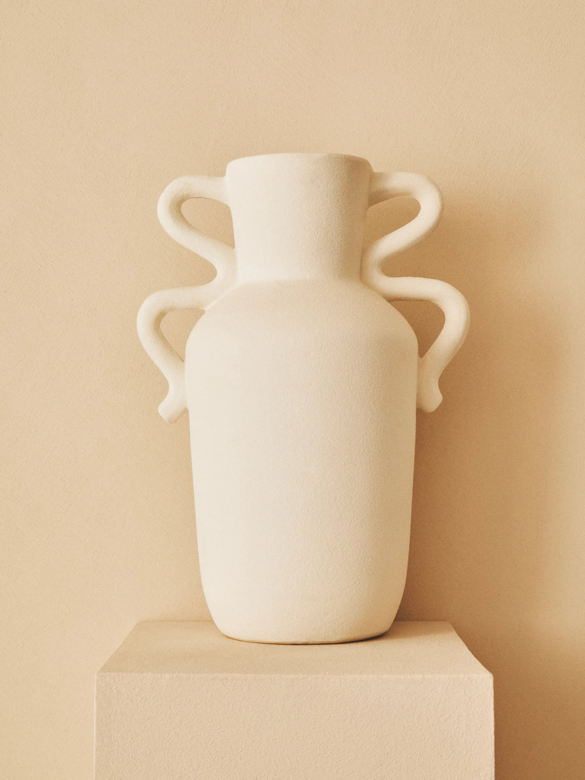 Marorvik White Large Handled Vase image 8