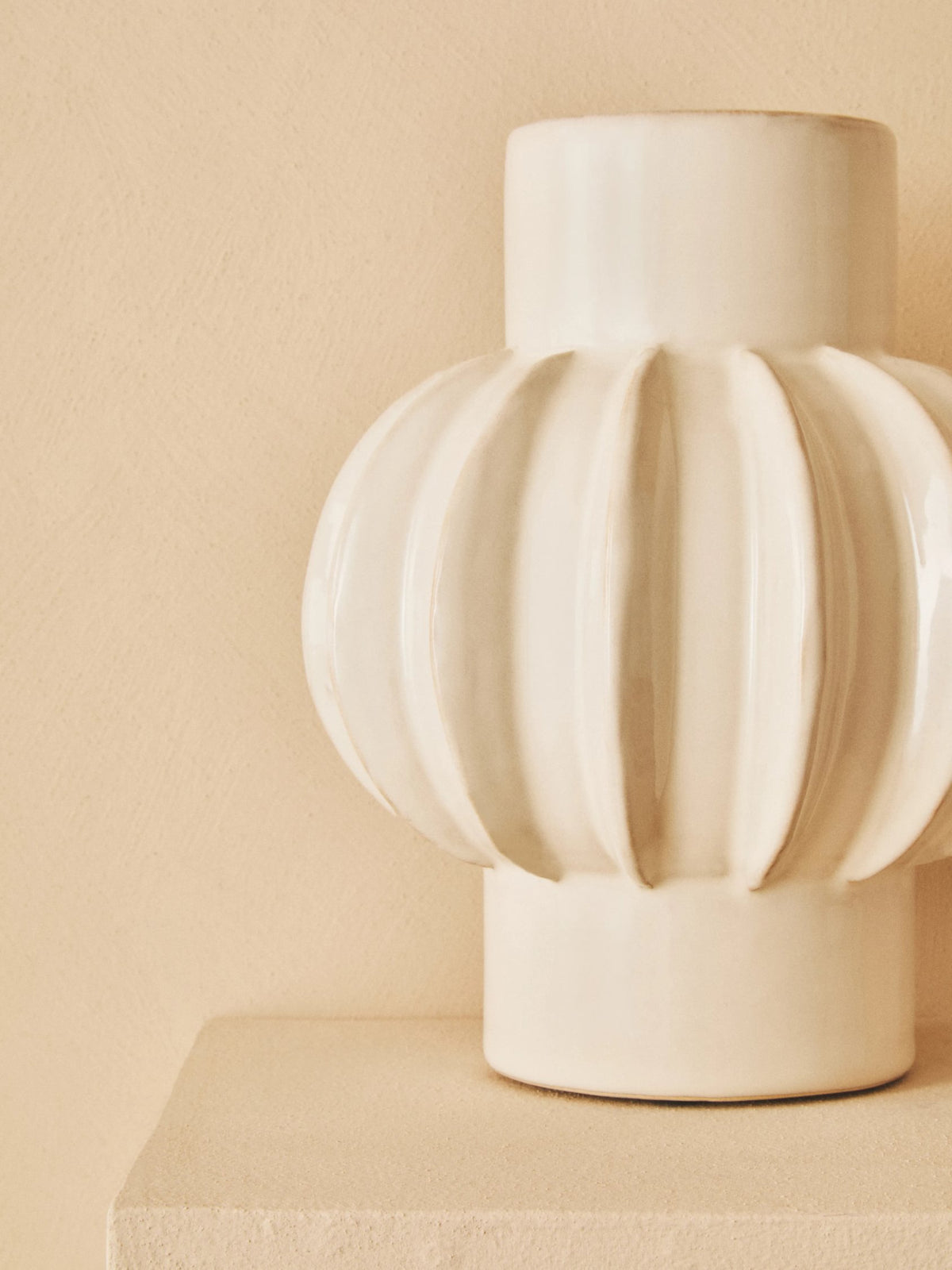 Blackpool Cream Stoneware Bubble Vase image 4