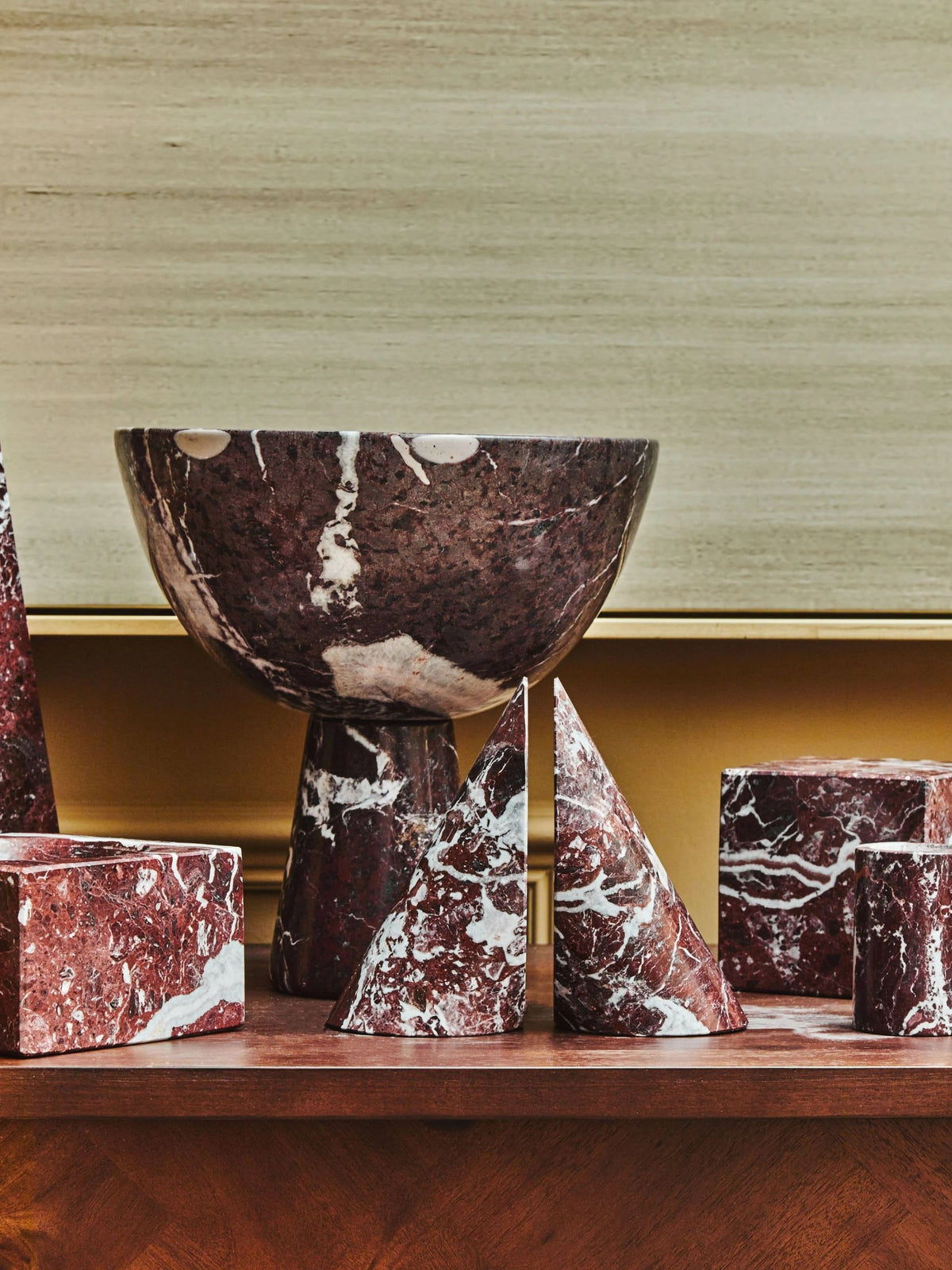 Forwyn Set Red Marble Bookends image 7