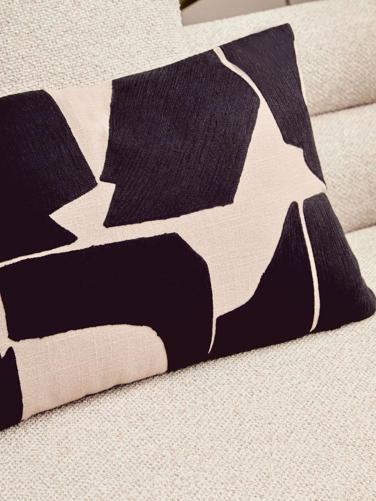 Lerici Black Natural Rectangular Cushion image 11