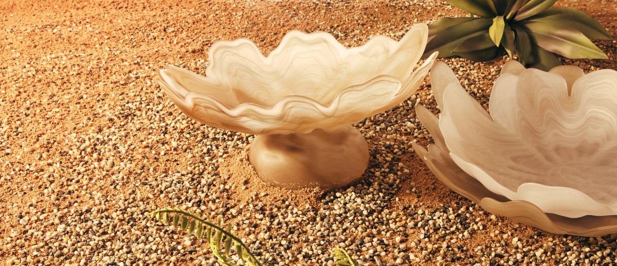 Dolvath Natural Fluted Glass Pedestal Bowl image 14