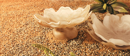 Dolvath Natural Fluted Glass Pedestal Bowl image 14