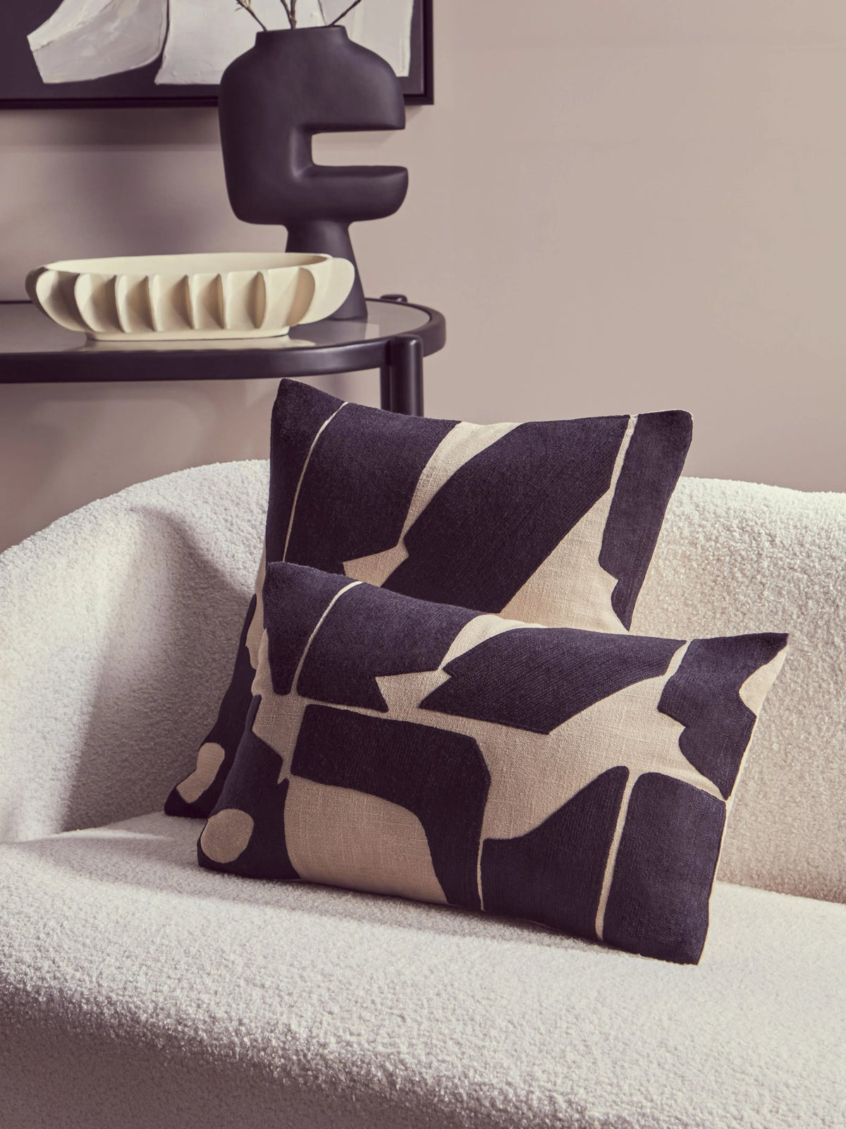 Lerici Black Natural Rectangular Cushion image 2